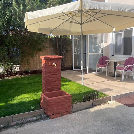 סורצ'ין Airport Apartments Alexandra מראה חיצוני תמונה